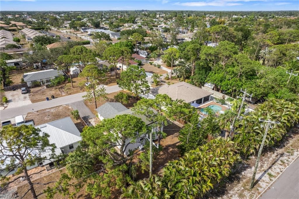 9025 Somerset Ln, Bonita Springs, FL 34135-37