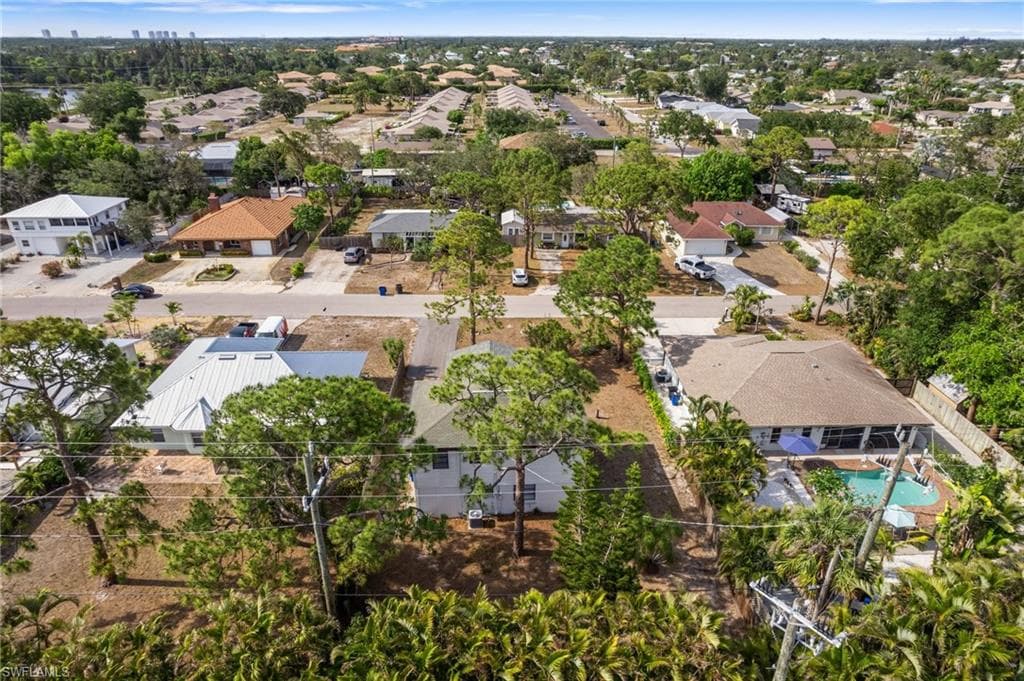 9025 Somerset Ln, Bonita Springs, FL 34135-38