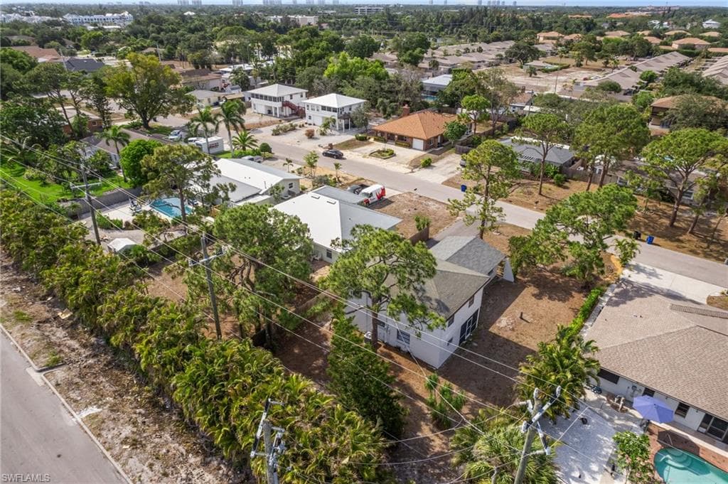 9025 Somerset Ln, Bonita Springs, FL 34135-39