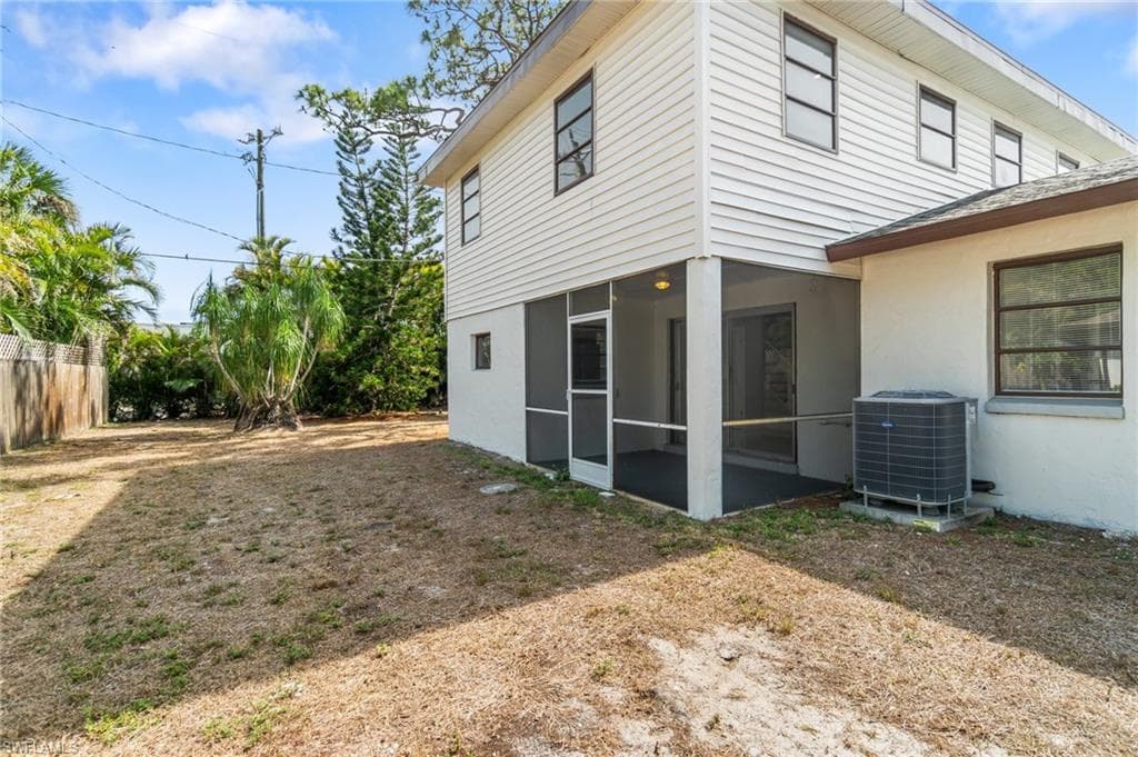 9025 Somerset Ln, Bonita Springs, FL 34135-5