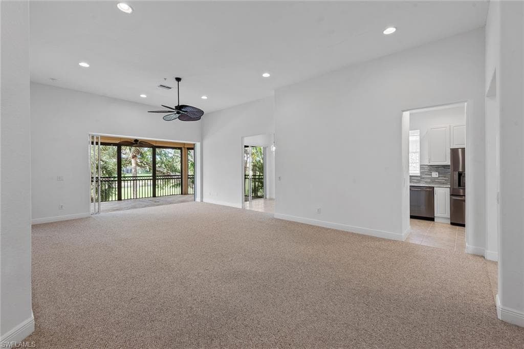 3950 Deer Crossing Ct 204, Naples, FL 34114-8