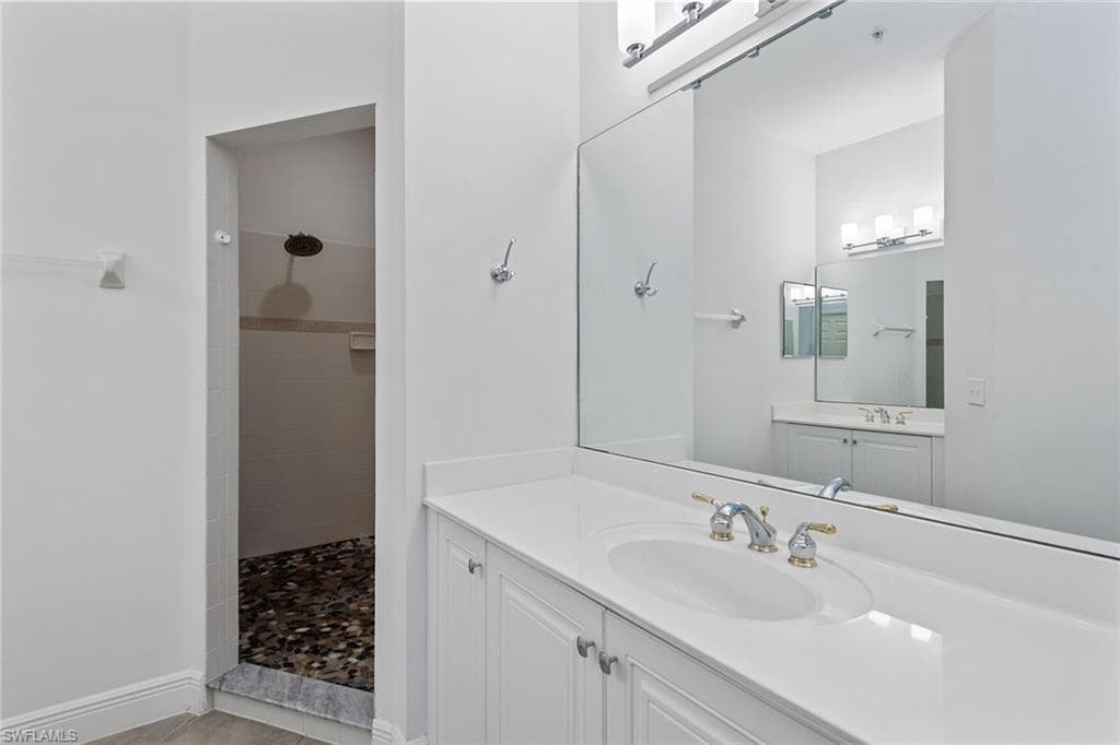 3950 Deer Crossing Ct 204, Naples, FL 34114-19