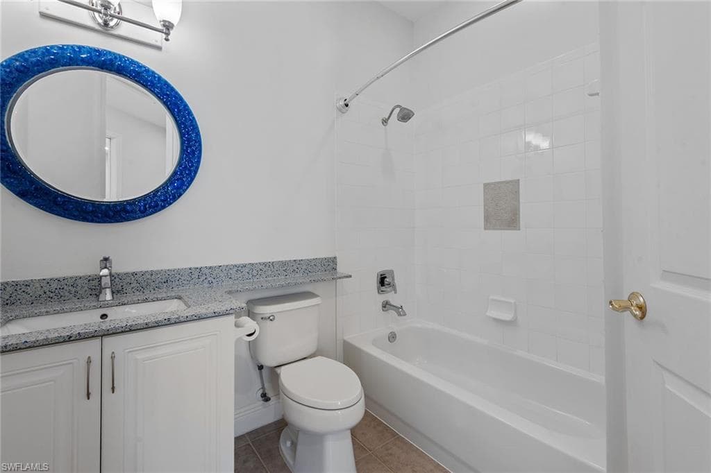 3950 Deer Crossing Ct 204, Naples, FL 34114-25