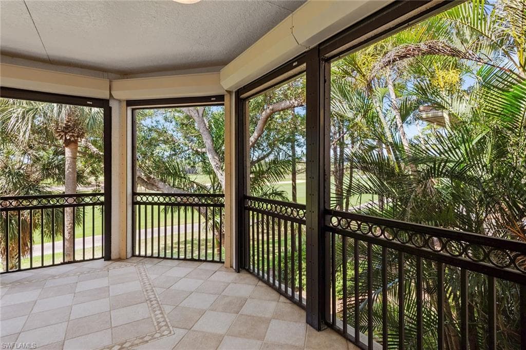 3950 Deer Crossing Ct 204, Naples, FL 34114-27