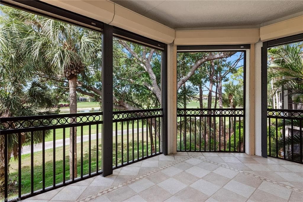 3950 Deer Crossing Ct 204, Naples, FL 34114-28