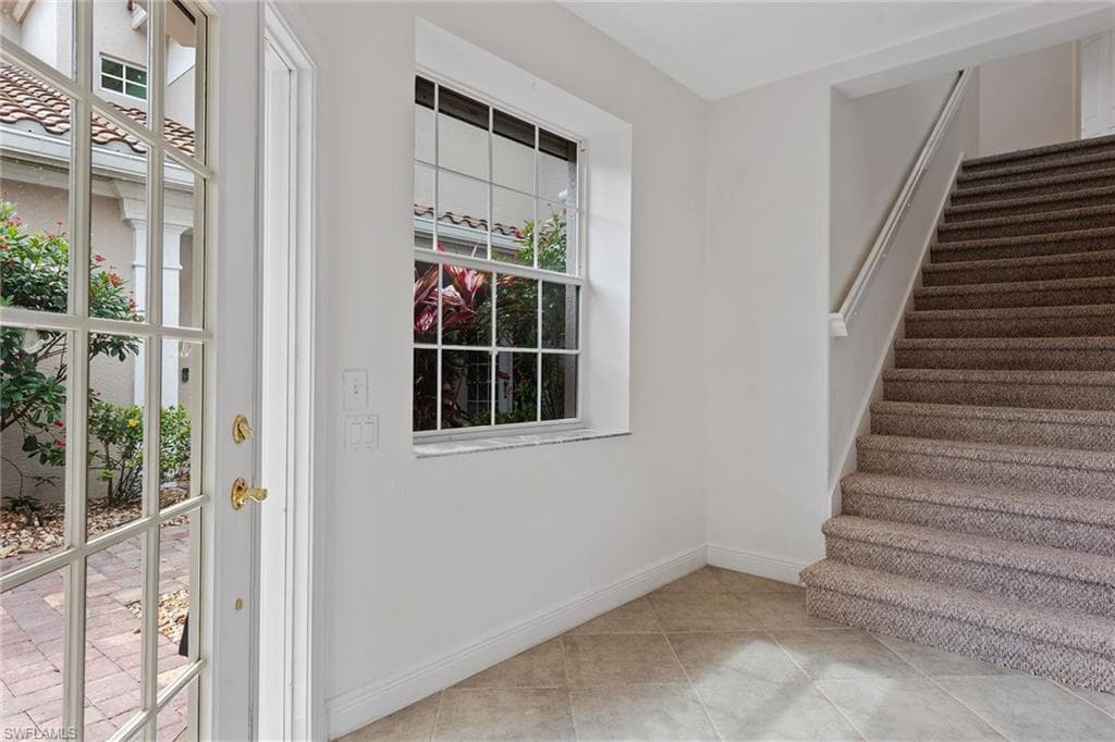 3950 Deer Crossing Ct 204, Naples, FL 34114-3