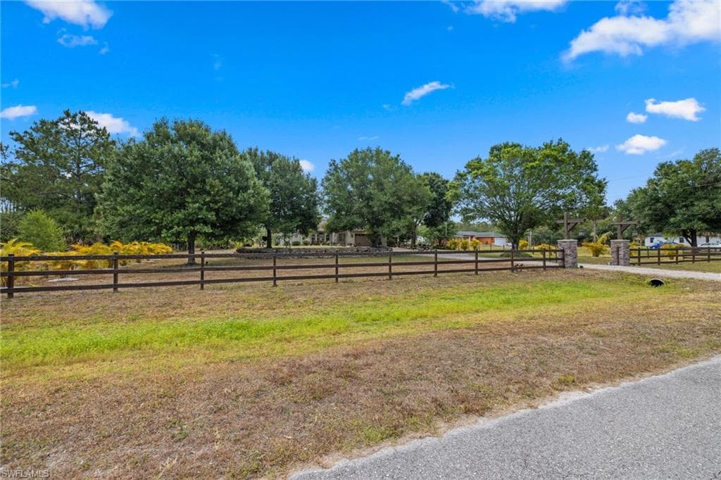 5160 44th St NE, Naples, FL 34120-40