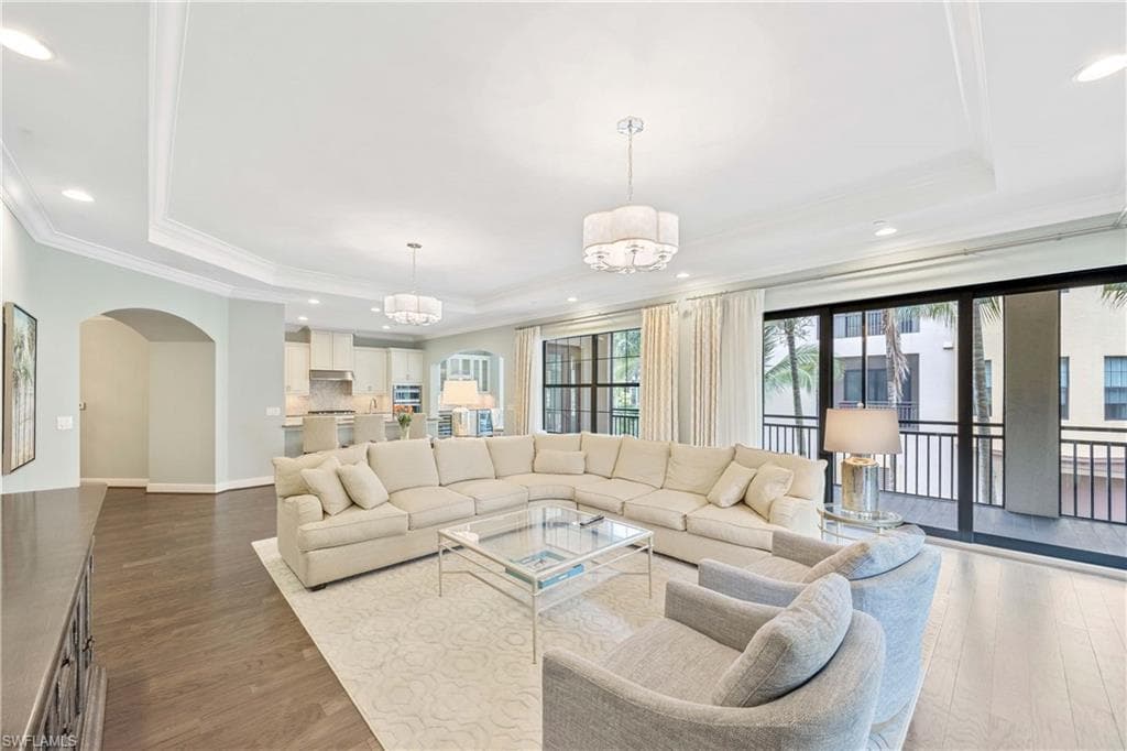 2745 Tiburon Blvd E 102, Naples, FL 34109-9