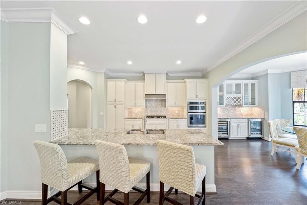 2745 Tiburon Blvd E 102, Naples, FL 34109-11
