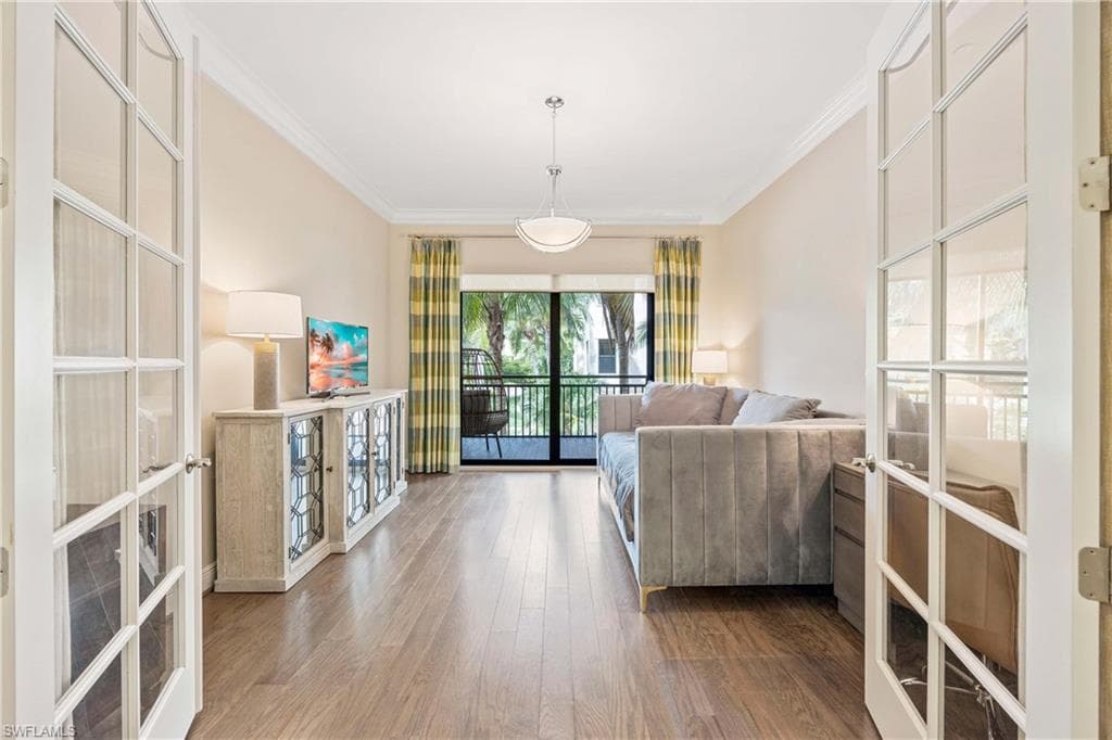 2745 Tiburon Blvd E 102, Naples, FL 34109-18