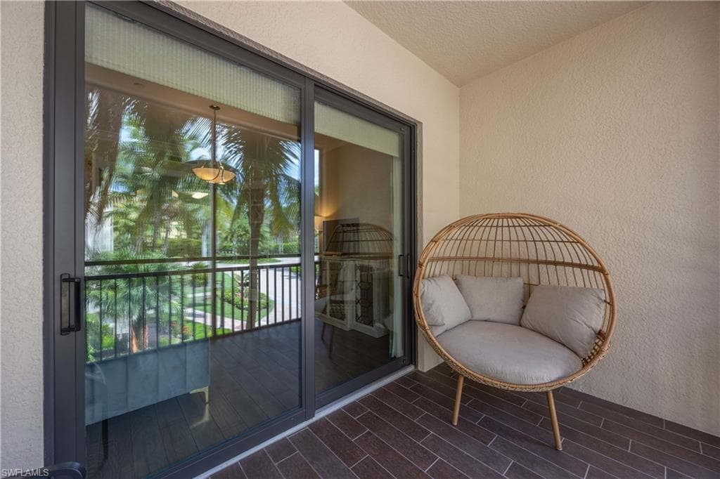 2745 Tiburon Blvd E 102, Naples, FL 34109-20