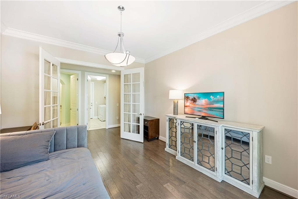2745 Tiburon Blvd E 102, Naples, FL 34109-21