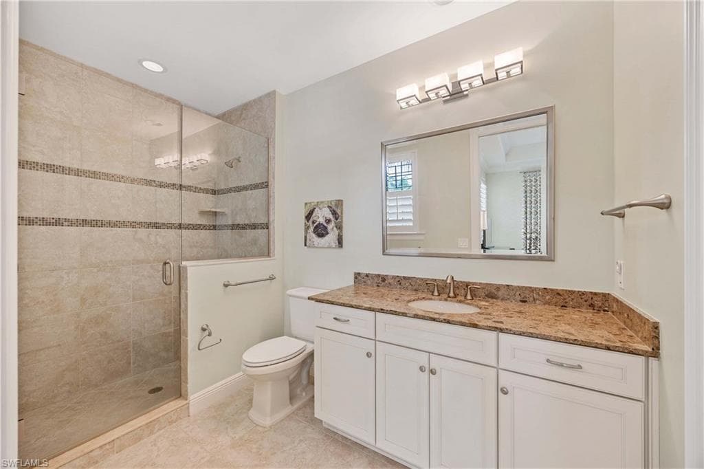 2745 Tiburon Blvd E 102, Naples, FL 34109-27