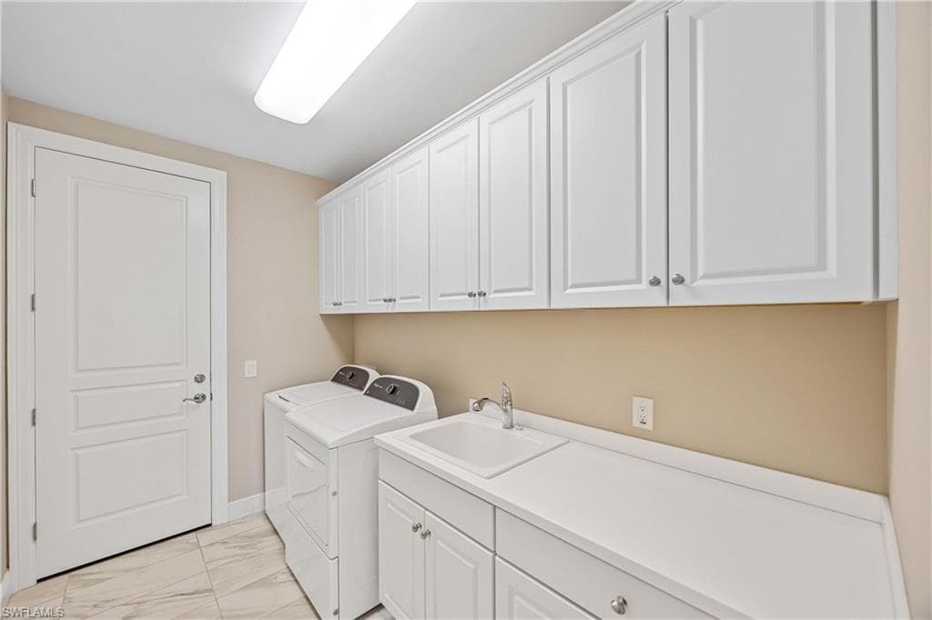 2745 Tiburon Blvd E 102, Naples, FL 34109-28