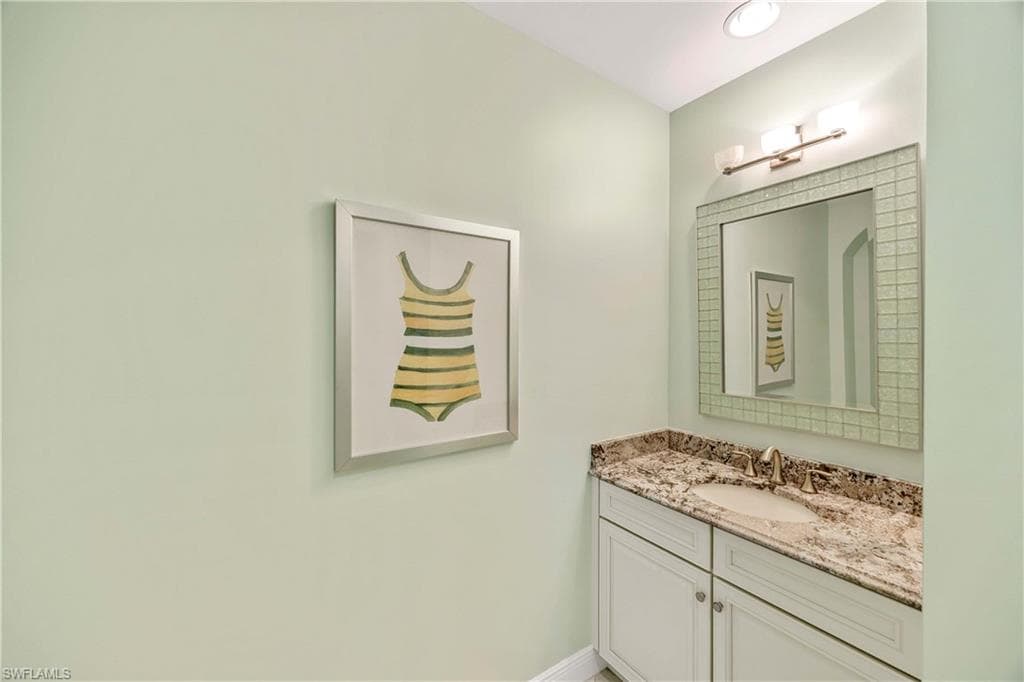 2745 Tiburon Blvd E 102, Naples, FL 34109-29