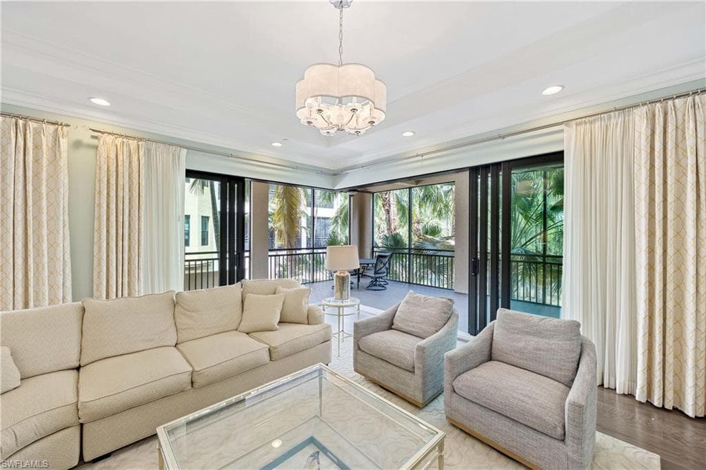 2745 Tiburon Blvd E 102, Naples, FL 34109-33