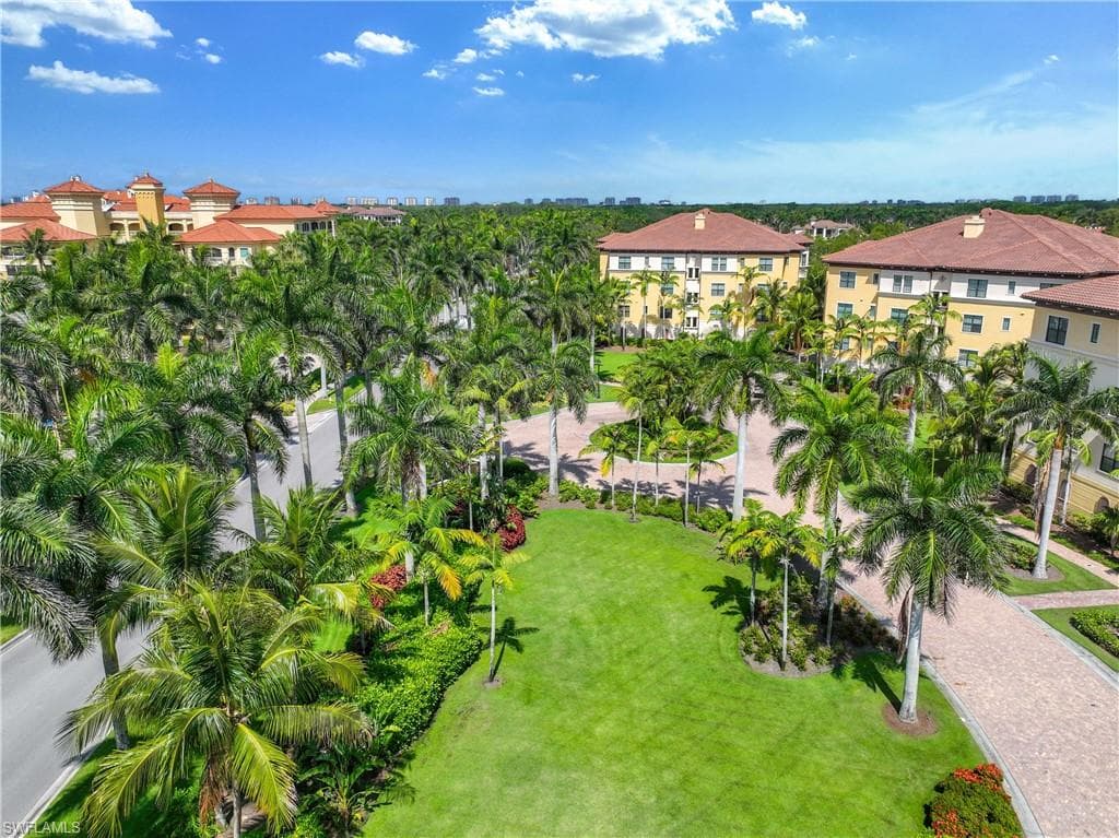 2745 Tiburon Blvd E 102, Naples, FL 34109-38