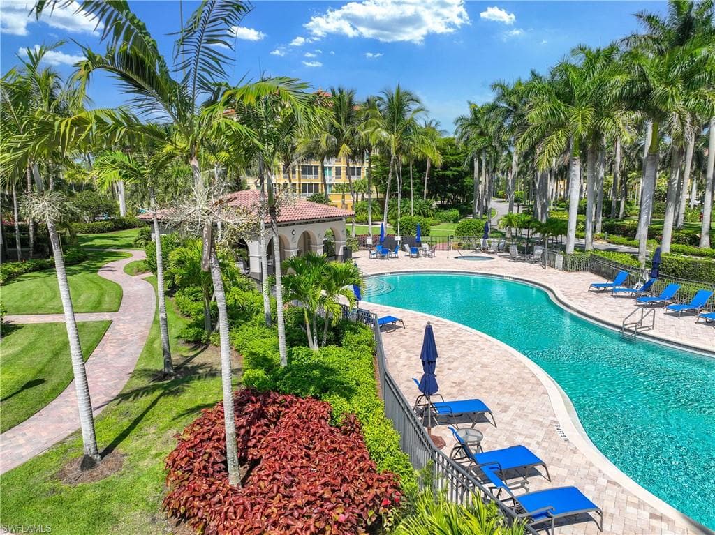 2745 Tiburon Blvd E 102, Naples, FL 34109-41