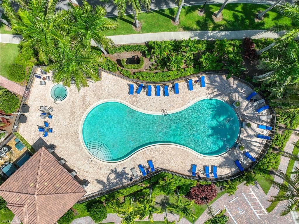 2745 Tiburon Blvd E 102, Naples, FL 34109-44