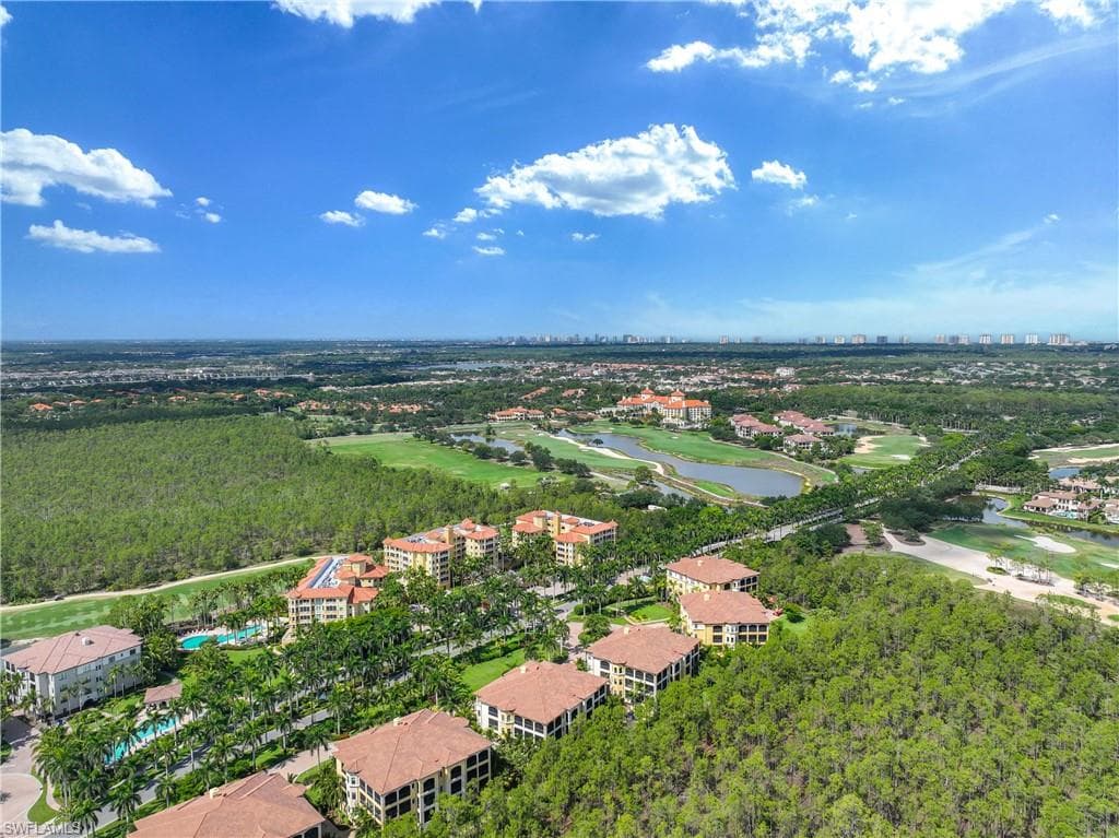 2745 Tiburon Blvd E 102, Naples, FL 34109-4