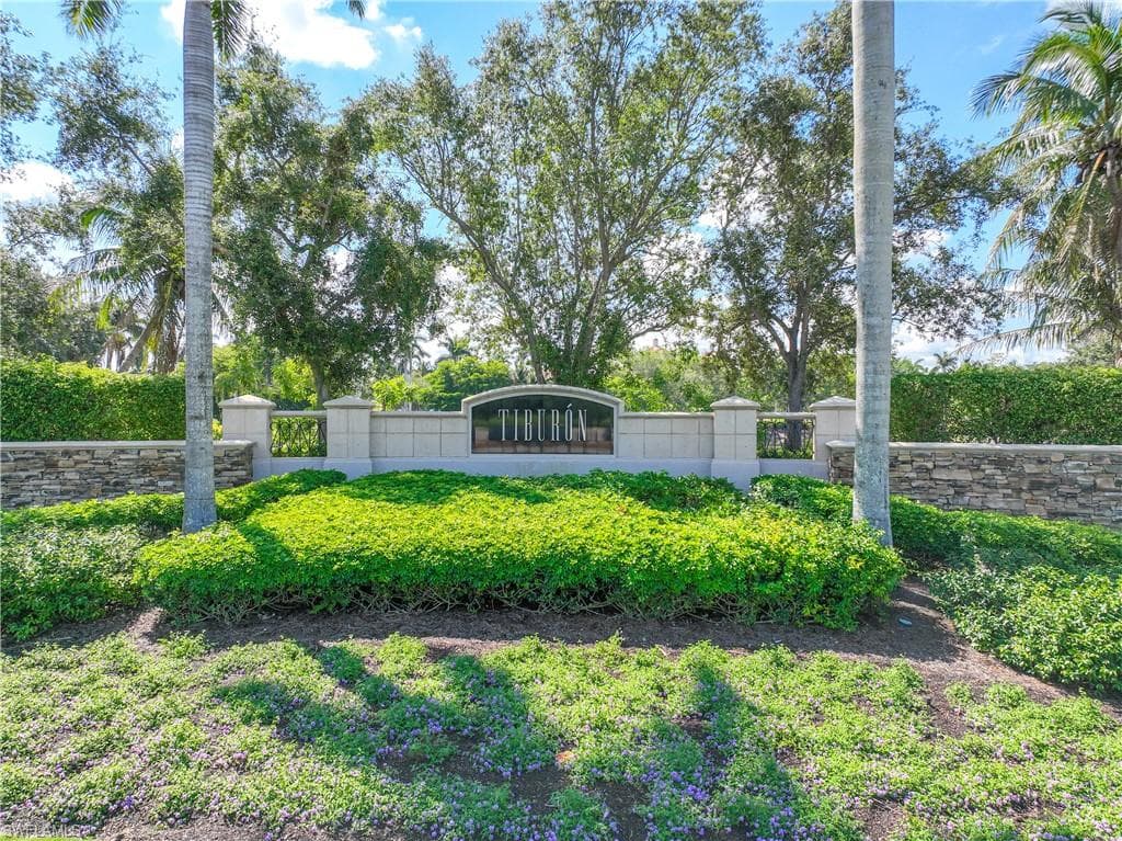 2745 Tiburon Blvd E 102, Naples, FL 34109-50