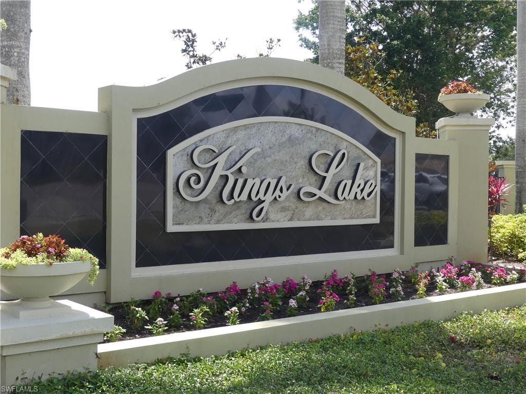 1704 Kings Lake Blvd 105, Naples, FL 34112-2
