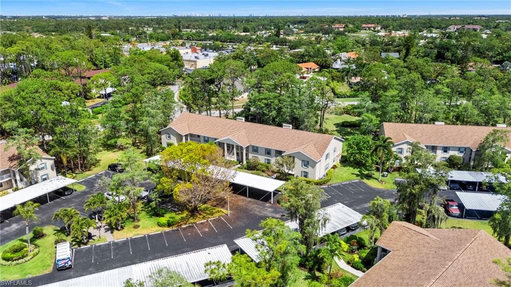 1704 Kings Lake Blvd 105, Naples, FL 34112-4