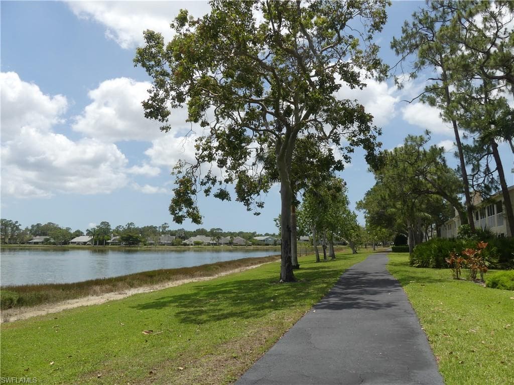 1704 Kings Lake Blvd 105, Naples, FL 34112-6