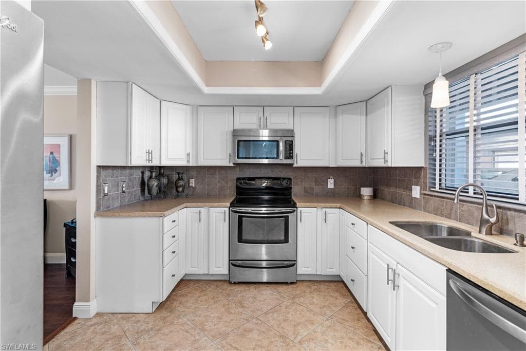 822 48th Ter 102, Cape Coral, FL 33914-6