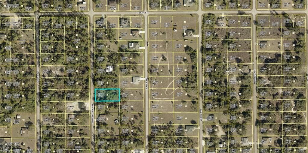 1410 Wellington Ave, Lehigh Acres, FL 33972-1
