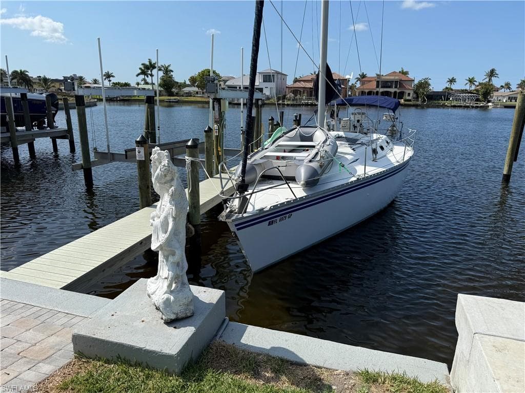 1726 Bikini Ct, Cape Coral, FL 33904-1