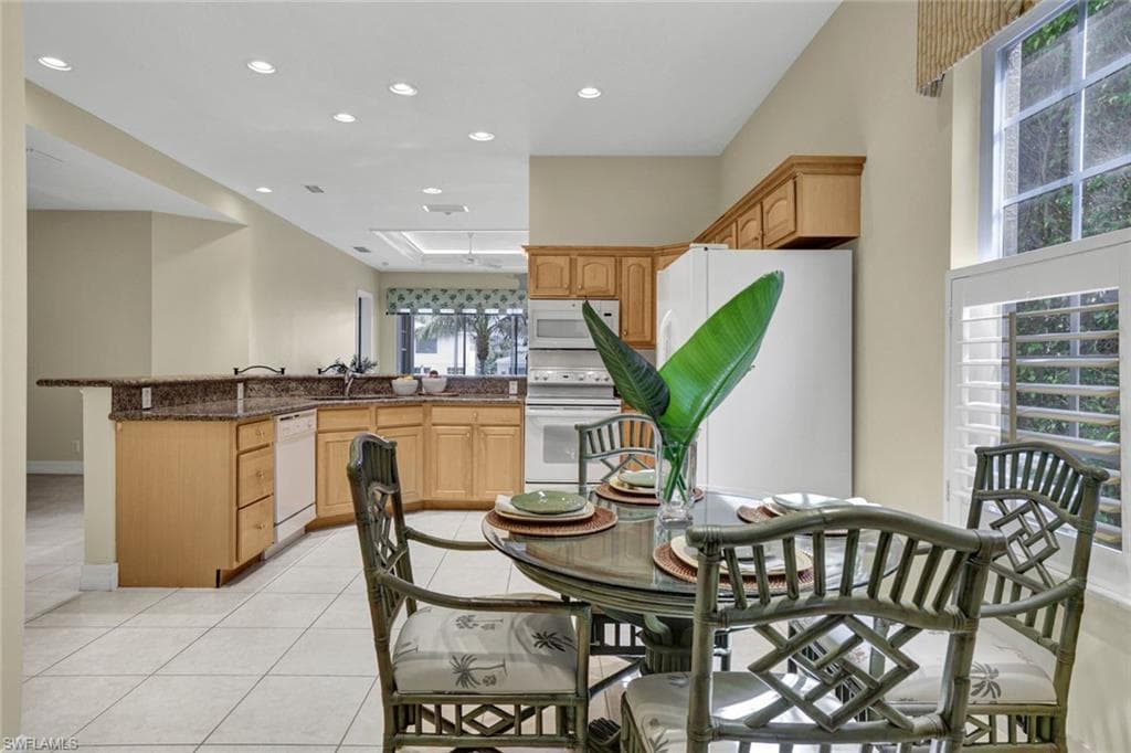 1485 Chesapeake Ave, Naples, FL 34102-14