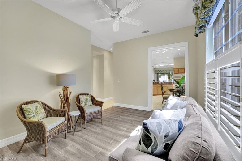 1485 Chesapeake Ave, Naples, FL 34102-17