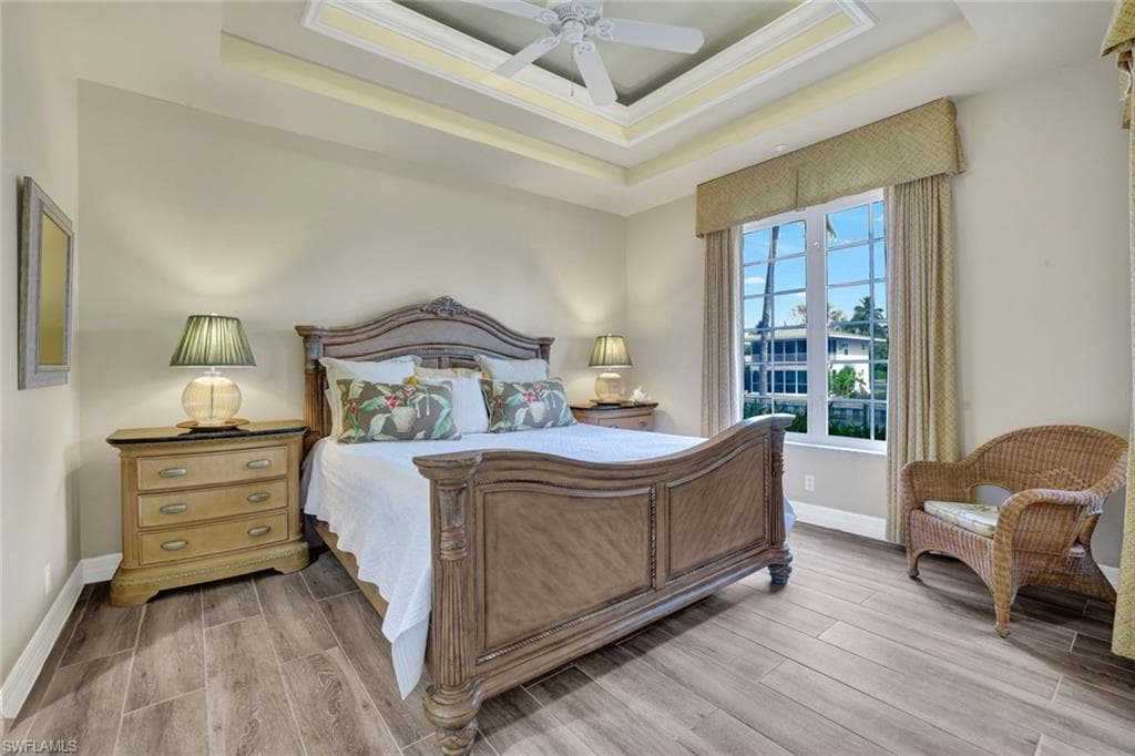1485 Chesapeake Ave, Naples, FL 34102-18