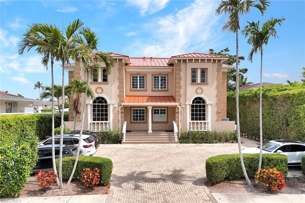 1485 Chesapeake Ave, Naples, FL 34102-3