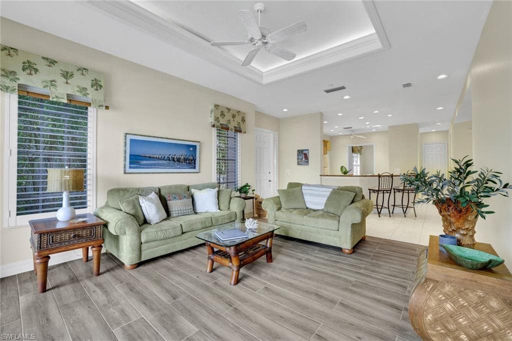 1485 Chesapeake Ave, Naples, FL 34102-5