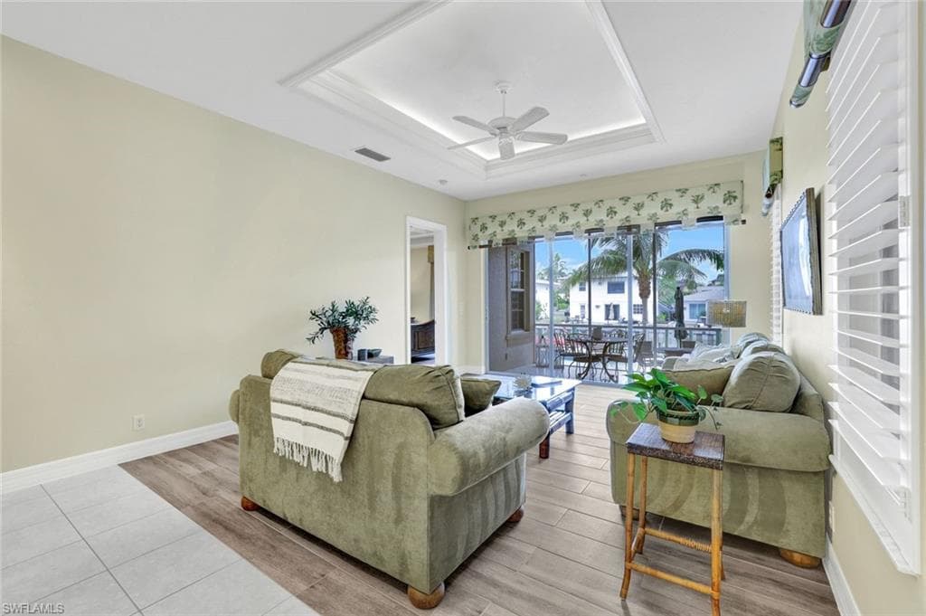 1485 Chesapeake Ave, Naples, FL 34102-6