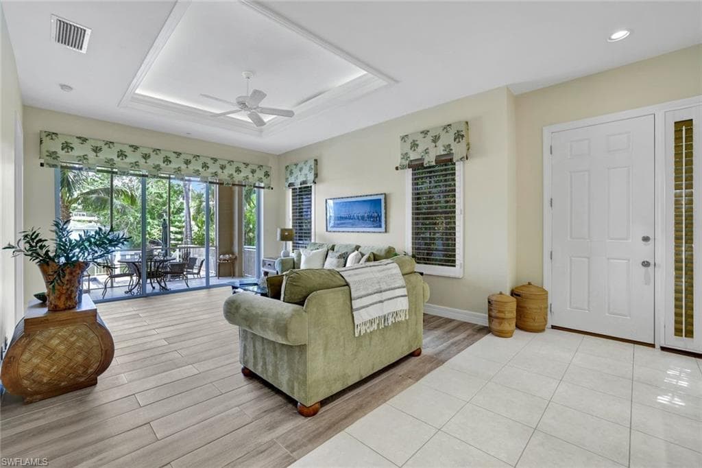 1485 Chesapeake Ave, Naples, FL 34102-8