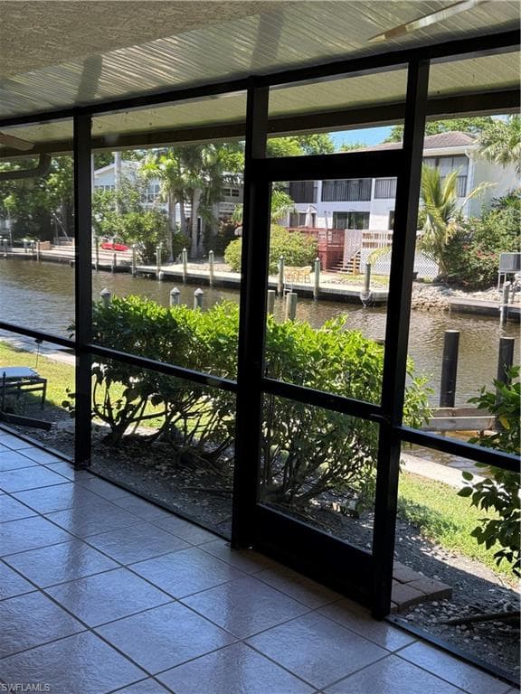 1523 Chesapeake Ave B4, Naples, FL 34102-33