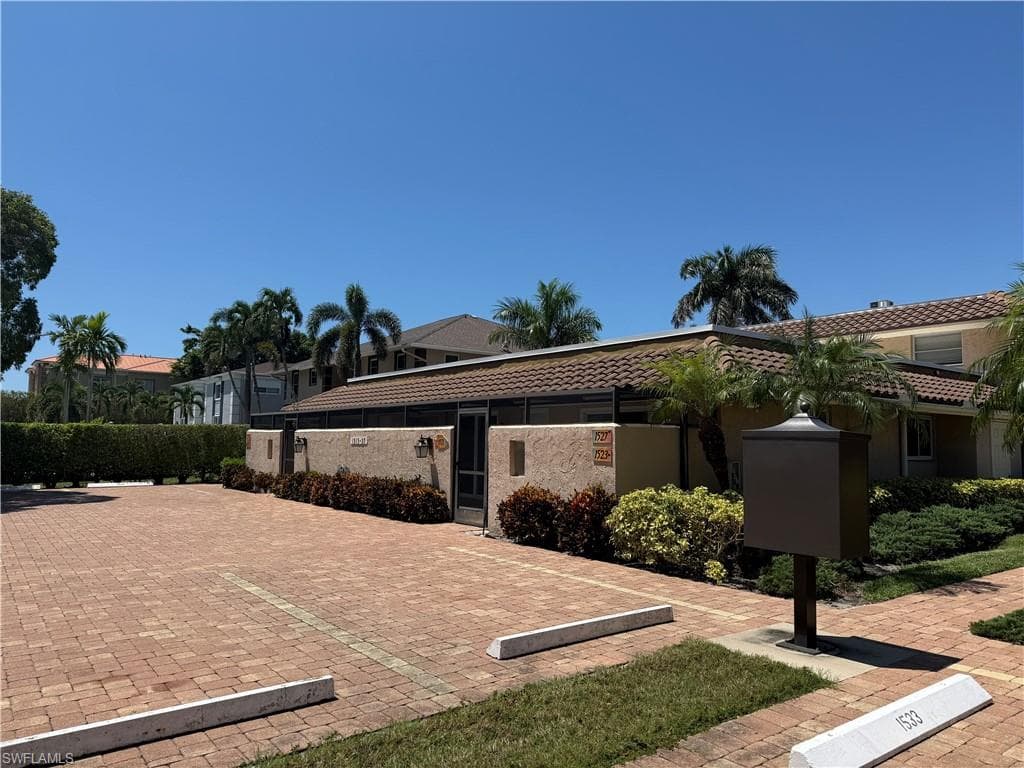 1523 Chesapeake Ave B4, Naples, FL 34102-38