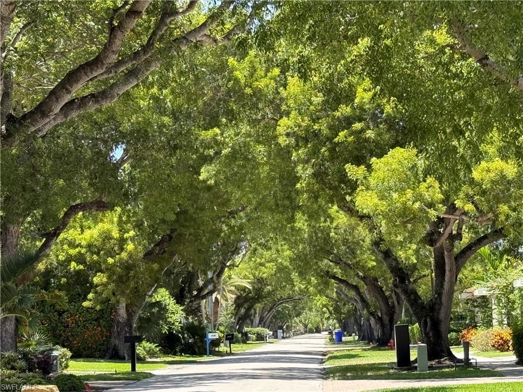 1523 Chesapeake Ave B4, Naples, FL 34102-44