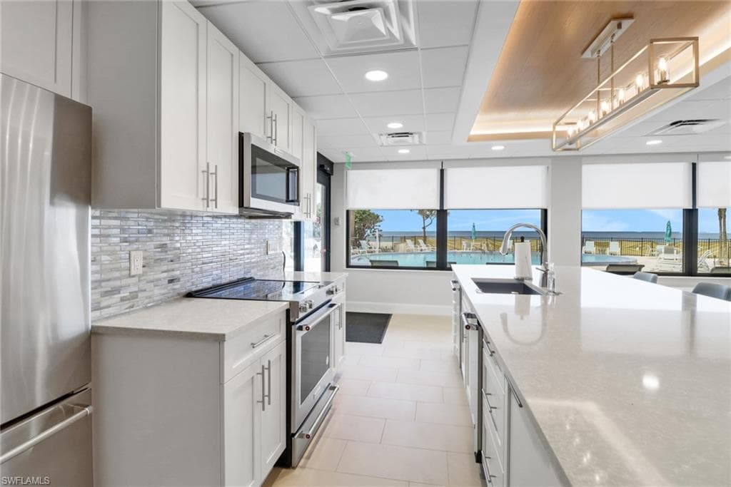 3399 Gulf Shore Blvd N 303, Naples, FL 34103-24