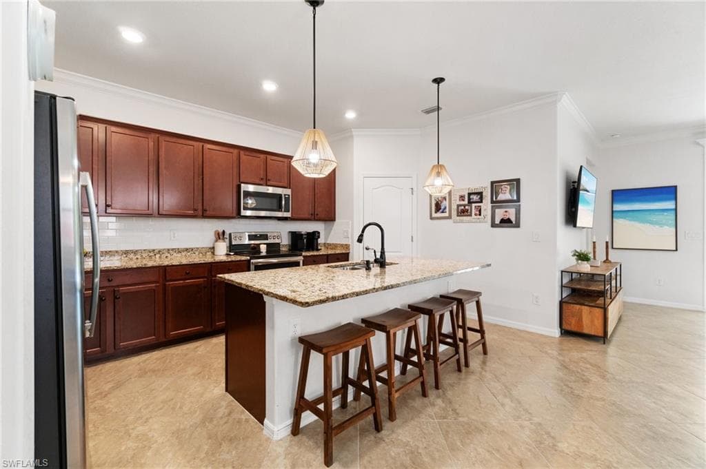 9519 Foxglove Ln, Naples, FL 34120-9