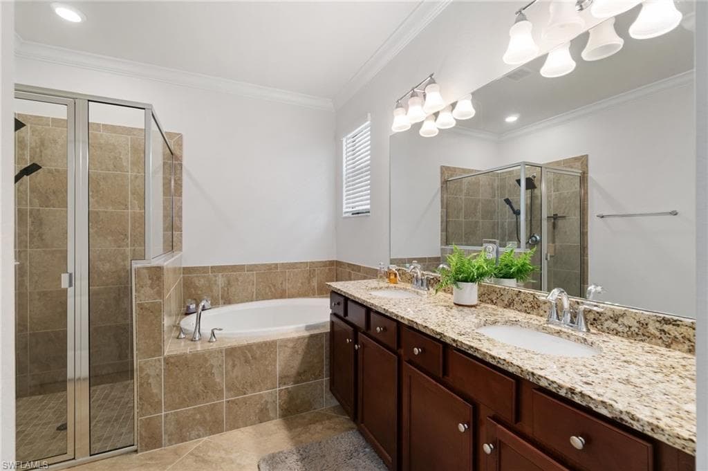 9519 Foxglove Ln, Naples, FL 34120-23