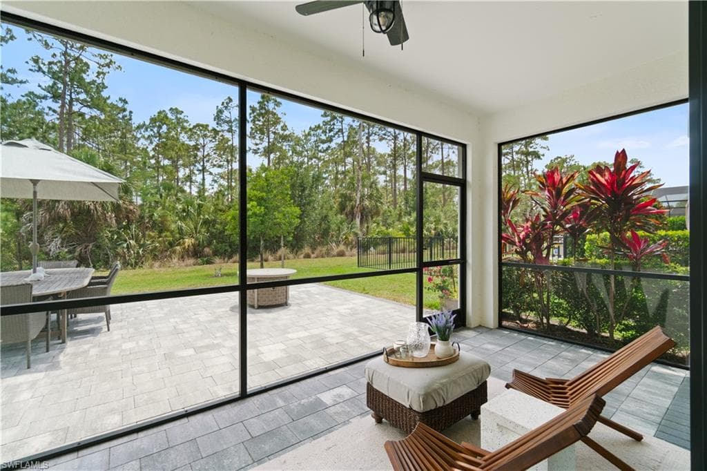 9519 Foxglove Ln, Naples, FL 34120-28