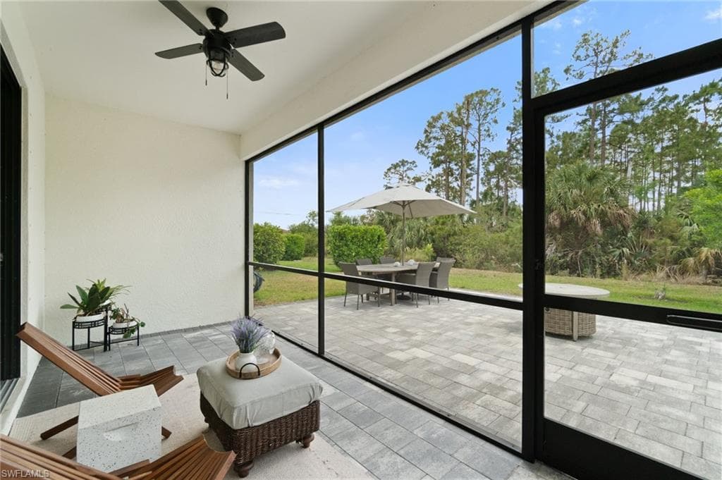 9519 Foxglove Ln, Naples, FL 34120-29