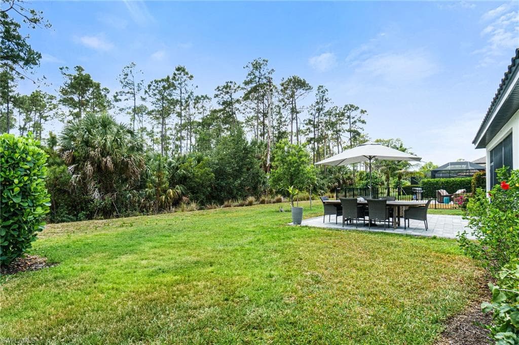 9519 Foxglove Ln, Naples, FL 34120-4