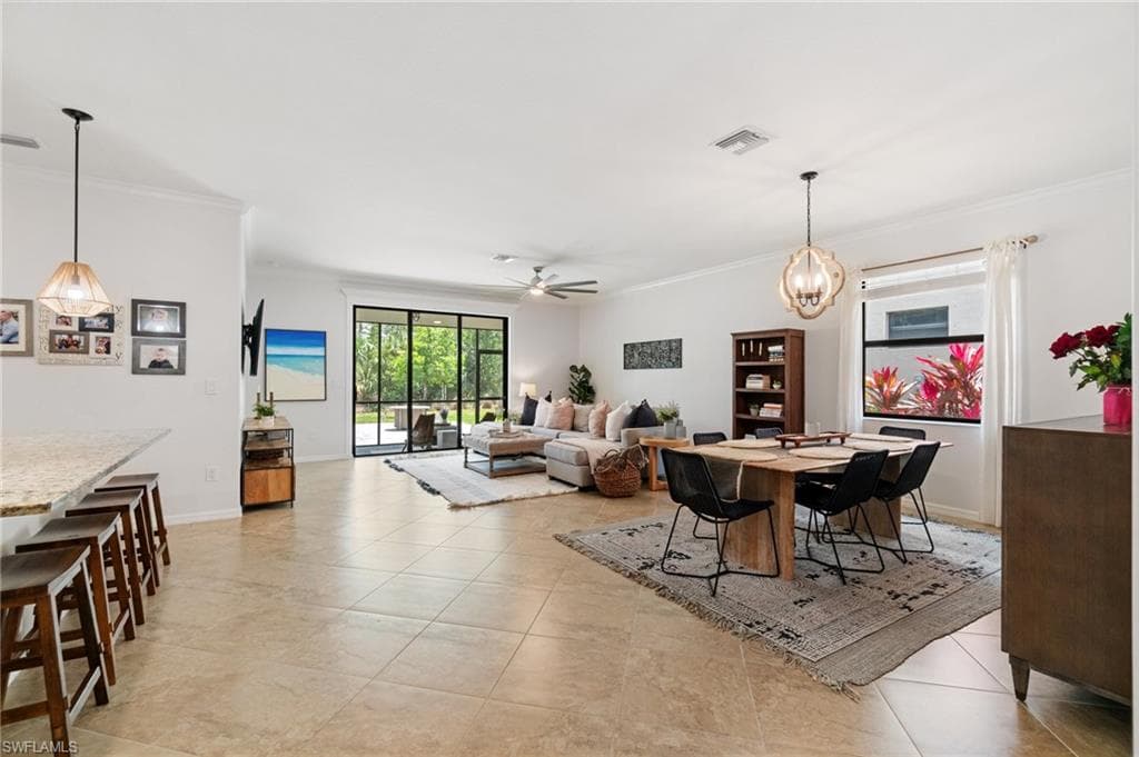 9519 Foxglove Ln, Naples, FL 34120-8
