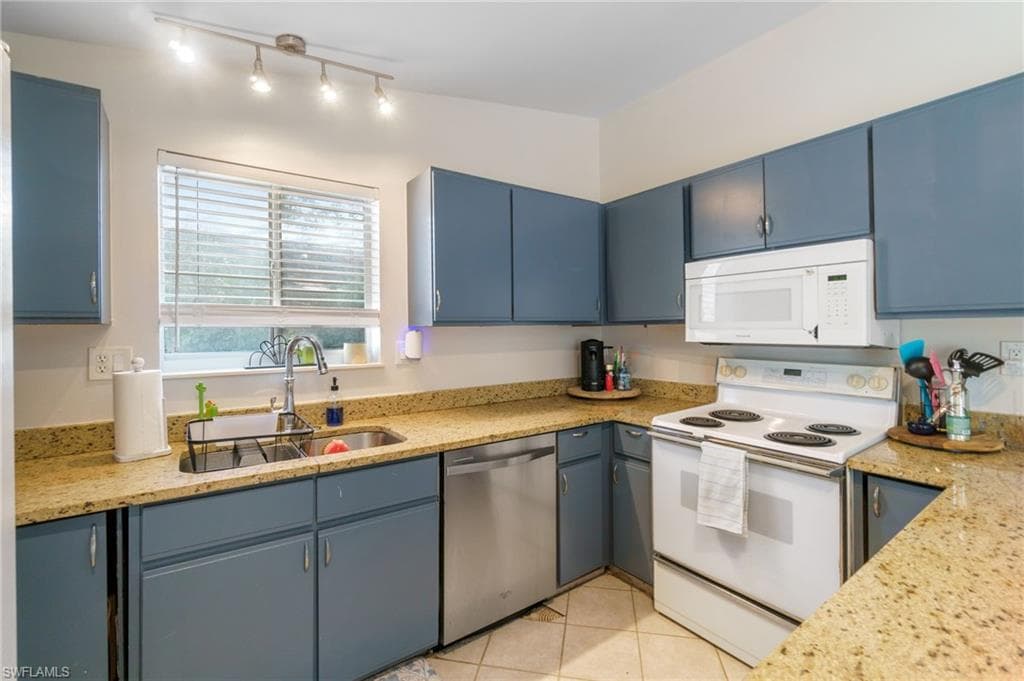 3321 Golden Gate Blvd E, Naples, FL 34120-8
