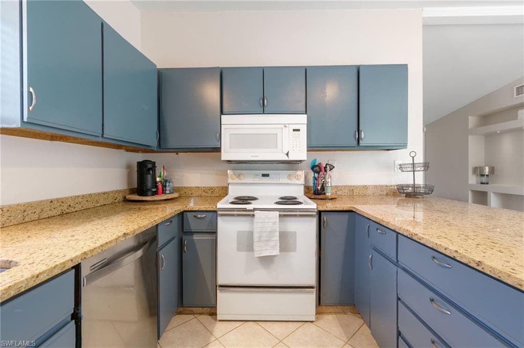 3321 Golden Gate Blvd E, Naples, FL 34120-9